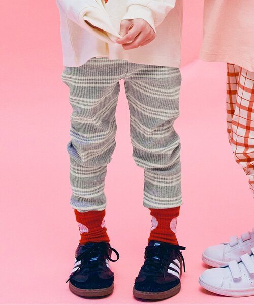 p.premier（ピードットプルミエ）の「イロチ買いしたいnobi－nobiストレッチレギパン_ジュニア対応（その他パンツ・キッズ・ブラック/アイボリー/サックスブルー/ブルー/グレー/オフホワイト/ブラウン/グリーン/ピンク/レッド/チャコール/マスタード/イエロー・80/90/100/110/120/130/140）」の4枚目の写真