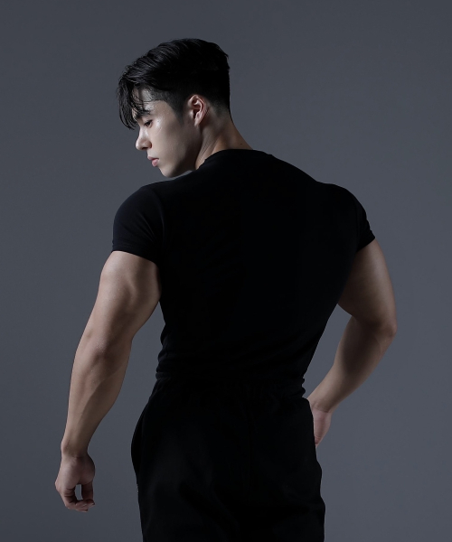 CARMID（カミド）の「マッスルフィットスリーブ半袖Tシャツ（Tシャツ/カットソー・メンズ・その他・MEDIUM/LARGE/X-LARGE/XX-LARGE）」の6枚目の写真