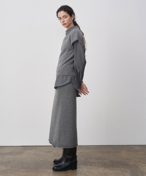 J'RIUM(ジェイリウム)の「Ayla Raccoon Cap Sleeve Knit Charcoal(ニット/セーター・レディース・その他・OS)」の2枚目の写真