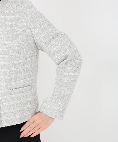 STRAWBERRY-FIELDS（ストロベリーフィールズ）の「ヴィーナスツイード_ツイードノーカラージャケット（ノーカラージャケット・レディース・ライトグレー/ベージュ・2）」の8枚目の写真