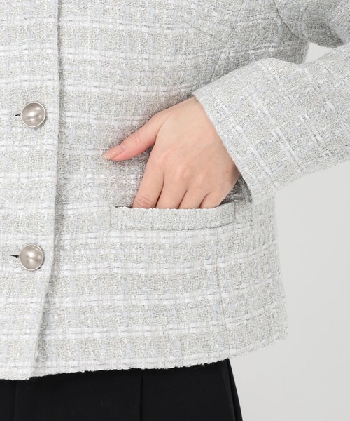 STRAWBERRY-FIELDS（ストロベリーフィールズ）の「ヴィーナスツイード_ツイードノーカラージャケット（ノーカラージャケット・レディース・ライトグレー/ベージュ・2）」の9枚目の写真