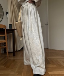 WILLFULLY（ウィルフリー）の「volume tuck drawstring hem sweat PT（スウェットパンツ）」