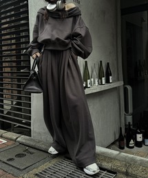 WILLFULLY（ウィルフリー）の「volume tuck drawstring hem sweat PT（スウェットパンツ）」