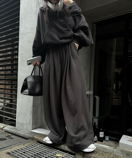 WILLFULLY(ウィルフリー)の「volume tuck drawstring hem sweat PT(スウェットパンツ・レディース・オートミール/グレー系その他/ベージュ系その他・FREE)」の21枚目の写真