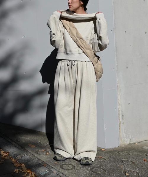 WILLFULLY(ウィルフリー)の「volume tuck drawstring hem sweat PT(スウェットパンツ・レディース・オートミール/グレー系その他/ベージュ系その他・FREE)」の11枚目の写真