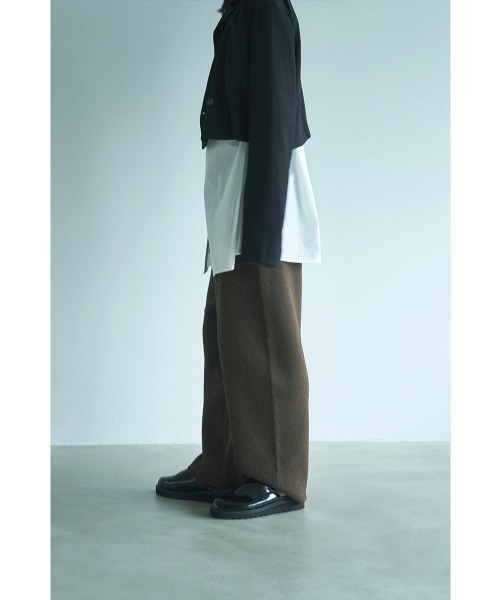 marjour(マージュール)の「RELAXED TAPERED KNIT PANTS(その他パンツ・レディース・ブラウン/ブラック・M)」の5枚目の写真
