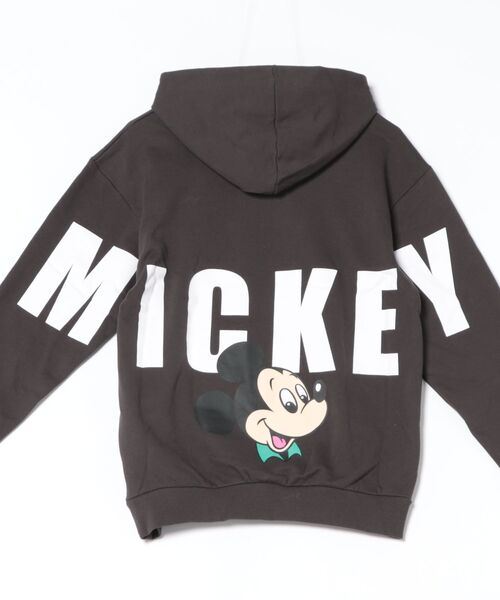 Disney(ディズニー)の「親子お揃い ディズニー バックロゴパーカー 1206A(パーカー・レディース・ブラック×レッド/その他9・ユニセックスM/ユニセックスL/ユニセックスXL/ユニセックスS)」の4枚目の写真