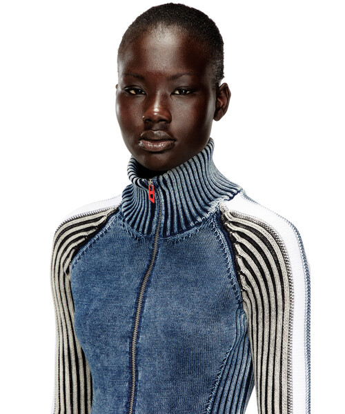 DIESEL(ディーゼル)の「ウィメンズ ジップアップニット M-ESTRELLA(カーディガン/ボレロ・レディース・ネイビー・X-SMALL/SMALL/X-LARGE/LARGE/MEDIUM)」の2枚目の写真