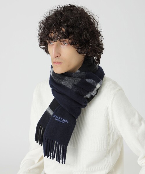 BLACK LABEL CRESTBRIDGE（ブラックレーベル・クレストブリッジ）の「【一部店舗限定】パネルクレストブリッジマフラー（マフラー・メンズ・ネイビー/グレー系その他・FREE）」の2枚目の写真