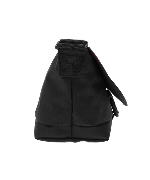 Manhattan Portage（マンハッタンポーテージ）の「NYLON MESSENGER BAG (SM) FLAPZIPPER POCKET SAUCY DOG（メッセンジャーバッグ・メンズ・ブラック・SMALL）」の3枚目の写真