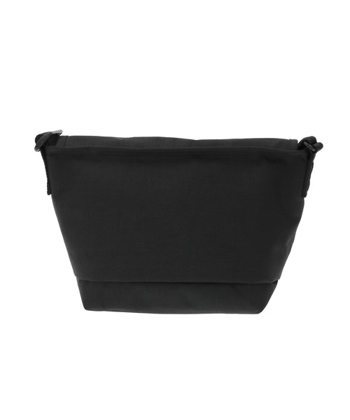 Manhattan Portage（マンハッタンポーテージ）の「NYLON MESSENGER BAG (SM) FLAPZIPPER POCKET SAUCY DOG（メッセンジャーバッグ・メンズ・ブラック・SMALL）」の4枚目の写真