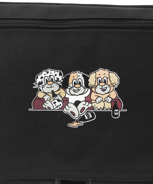 Manhattan Portage（マンハッタンポーテージ）の「NYLON MESSENGER BAG (SM) FLAPZIPPER POCKET SAUCY DOG（メッセンジャーバッグ・メンズ・ブラック・SMALL）」の9枚目の写真