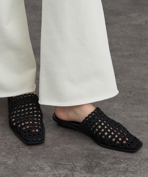 SALON adam et rope'(サロン アダム エ ロペ)の「【W S(ドゥーブル)】メッシュミュール(サンダル・レディース・ブラック/ベージュ・38/37/36)」の5枚目の写真