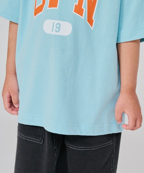 Champion(チャンピオン)の「【Champion/チャンピオン】キッズ ショートスリーブTシャツ(Tシャツ/カットソー・キッズ・ホワイト/ブラック系その他/オートミール/ブルー系その他2・160/150/140/130/120/100/110)」の17枚目の写真