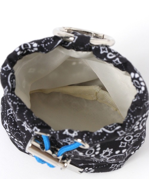 niko and...（ニコアンド）の「バンダナ巾着チャーム（チャーム・レディース・レッド/ブラック/ライトブルー・0）」の17枚目の写真