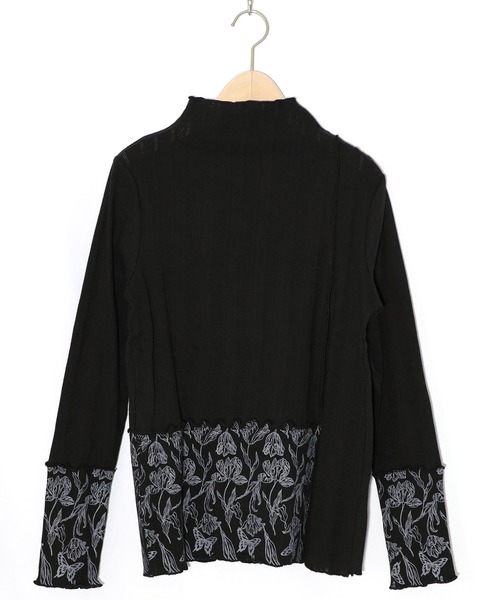 iS ScoLar（イズスカラー）の「561204：花蝶柄テレコ素材メロウ入りインナー（Tシャツ/カットソー・レディース・サックスブルー/ブラック/アイボリー・M）」の3枚目の写真