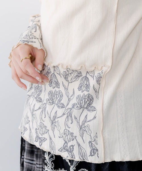 iS ScoLar（イズスカラー）の「561204：花蝶柄テレコ素材メロウ入りインナー（Tシャツ/カットソー・レディース・サックスブルー/ブラック/アイボリー・M）」の10枚目の写真