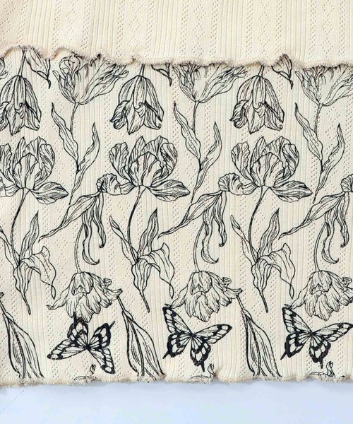 iS ScoLar（イズスカラー）の「561204：花蝶柄テレコ素材メロウ入りインナー（Tシャツ/カットソー・レディース・サックスブルー/ブラック/アイボリー・M）」の13枚目の写真