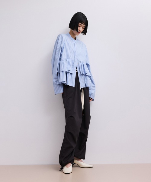 ADAM ET ROPE'（アダムエロペ）の「【WEB限定】フリルブラウス（シャツ/ブラウス・レディース・ホワイト/サックスブルー/ブラック・FREE）」の5枚目の写真