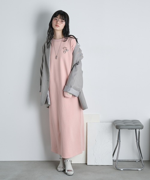 THE YOn(ザヨン)の「コットン裏毛バックオープンワンピース(ワンピース・レディース・グレー/チャコールグレー/クリーム/ピンク・FREE)」の4枚目の写真