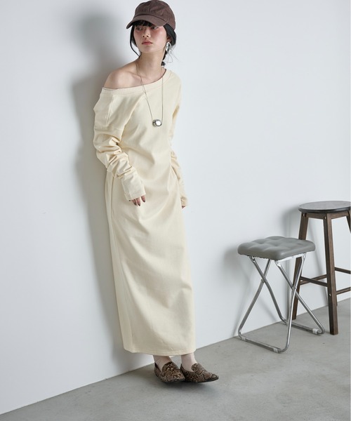 THE YOn(ザヨン)の「コットン裏毛バックオープンワンピース(ワンピース・レディース・グレー/チャコールグレー/クリーム/ピンク・FREE)」の2枚目の写真