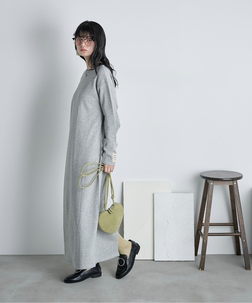 THE YOn(ザヨン)の「コットン裏毛バックオープンワンピース(ワンピース・レディース・グレー/チャコールグレー/クリーム/ピンク・FREE)」の11枚目の写真