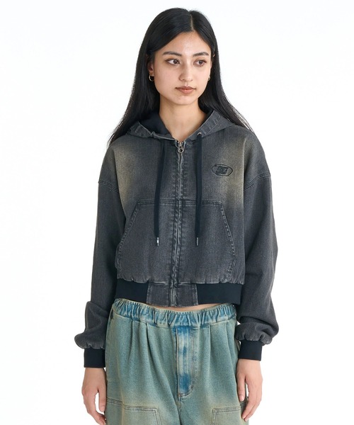 DC SHOES(ディーシーシューズ)の「DC SHOES ウィメンズ 26 WS HOOD JACKET ショート丈 デニムジャケット アウター【2026年春夏モデル】/ストレッチデニムジップアップフーディー(ブルゾン・レディース・ライトインディゴブルー/ブラック系その他・SMALL/MEDIUM)」の2枚目の写真