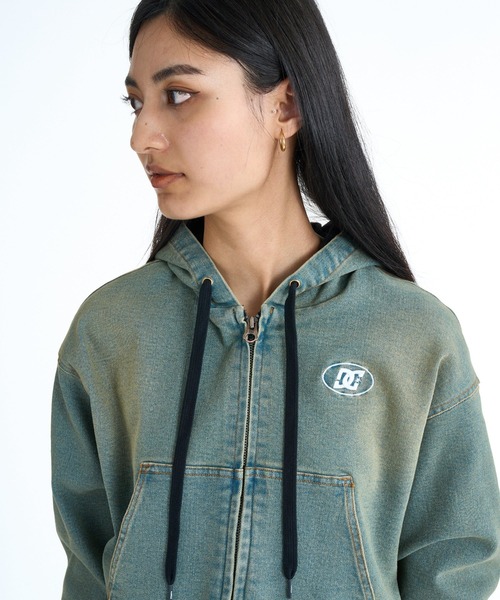 DC SHOES(ディーシーシューズ)の「DC SHOES ウィメンズ 26 WS HOOD JACKET ショート丈 デニムジャケット アウター【2026年春夏モデル】/ストレッチデニムジップアップフーディー(ブルゾン・レディース・ライトインディゴブルー/ブラック系その他・SMALL/MEDIUM)」の6枚目の写真