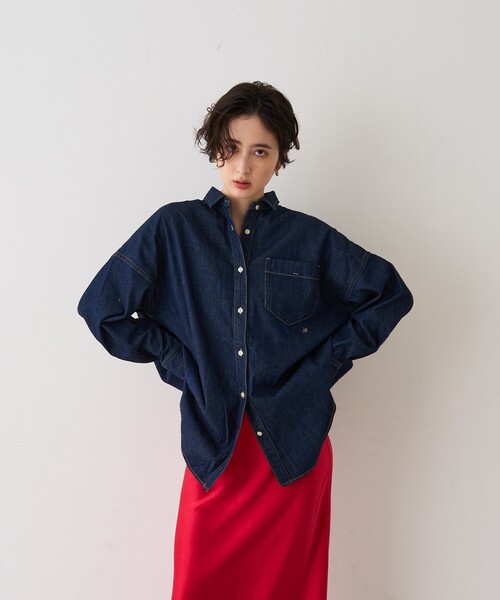 Rouge vif(ルージュヴィフ)の「【2026SS新作】【ロングセラー】NEWオーバーサイズデニムシャツ(シャツ/ブラウス・レディース・ダークネイビー/グレー・フリー)」の3枚目の写真