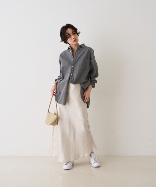 Rouge vif(ルージュヴィフ)の「【2026SS新作】【ロングセラー】NEWオーバーサイズデニムシャツ(シャツ/ブラウス・レディース・ダークネイビー/グレー・フリー)」の22枚目の写真