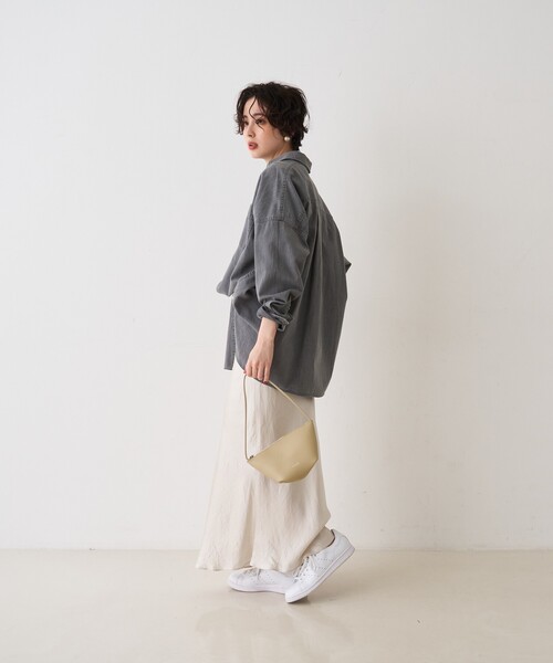 Rouge vif(ルージュヴィフ)の「【2026SS新作】【ロングセラー】NEWオーバーサイズデニムシャツ(シャツ/ブラウス・レディース・ダークネイビー/グレー・フリー)」の21枚目の写真