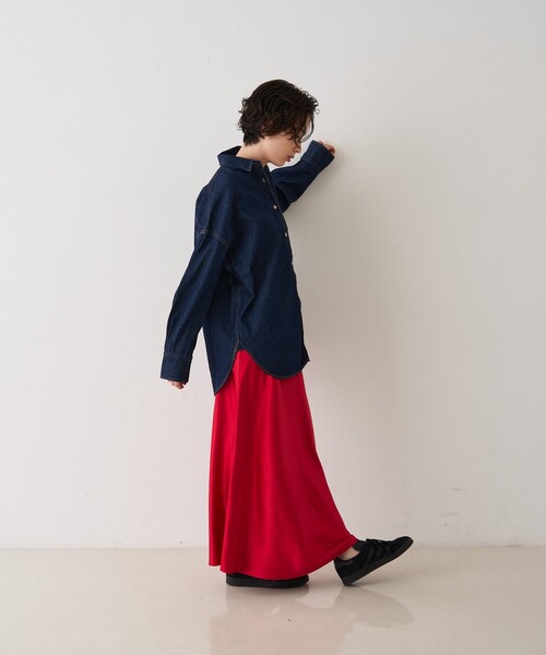 Rouge vif(ルージュヴィフ)の「【2026SS新作】【ロングセラー】NEWオーバーサイズデニムシャツ(シャツ/ブラウス・レディース・ダークネイビー/グレー・フリー)」の19枚目の写真