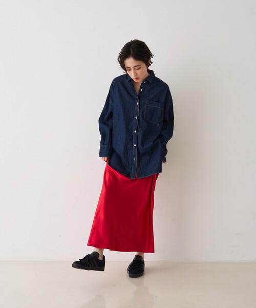 Rouge vif(ルージュヴィフ)の「【2026SS新作】【ロングセラー】NEWオーバーサイズデニムシャツ(シャツ/ブラウス・レディース・ダークネイビー/グレー・フリー)」の16枚目の写真