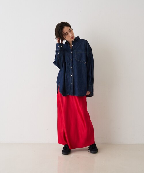Rouge vif(ルージュヴィフ)の「【2026SS新作】【ロングセラー】NEWオーバーサイズデニムシャツ(シャツ/ブラウス・レディース・ダークネイビー/グレー・フリー)」の15枚目の写真