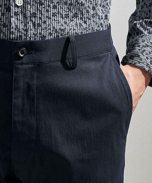 TAKEO KIKUCHI(タケオキクチ)の「【ON/OFF兼用】サイドゴアウエスト オールシーズン ストレートパンツ(スラックス・メンズ・グレー/ライトベージュ/ネイビー・01/02/03/04)」の6枚目の写真