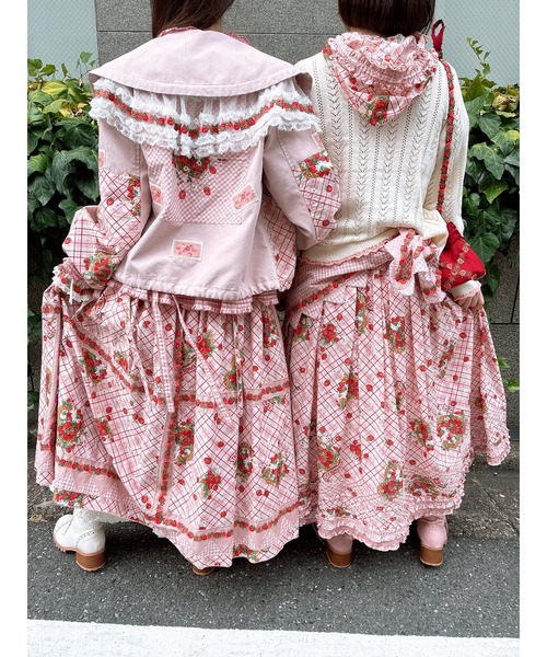 ピンクハウス　ストロベリー　スカート　レア　美品 PINK HOUSE（ピンクハウス）の「苺リースプリントスカート（スカート