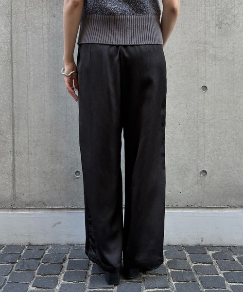 &g'aime（アンジェム）の「【&ｇ'aime 】サテンパンツ　Satin Pants（スラックス・レディース・ブラック/グレイッシュベージュ/グレー・FREE）」の8枚目の写真