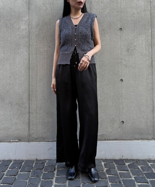 &g'aime（アンジェム）の「【&ｇ'aime 】サテンパンツ　Satin Pants（スラックス・レディース・ブラック/グレイッシュベージュ/グレー・FREE）」の10枚目の写真