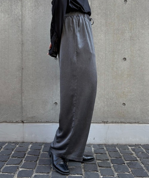 &g'aime（アンジェム）の「【&ｇ'aime 】サテンパンツ　Satin Pants（スラックス・レディース・ブラック/グレイッシュベージュ/グレー・FREE）」の15枚目の写真
