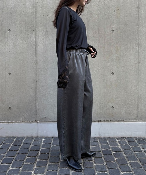 &g'aime（アンジェム）の「【&ｇ'aime 】サテンパンツ　Satin Pants（スラックス・レディース・ブラック/グレイッシュベージュ/グレー・FREE）」の22枚目の写真