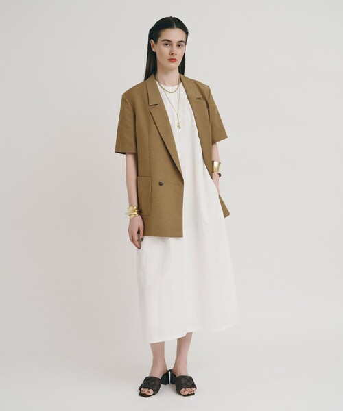 allureville(アルアバイル)の「ハーフスリーブジャケット(テーラードジャケット・レディース・キャメル/ベージュ・1/2)」の5枚目の写真