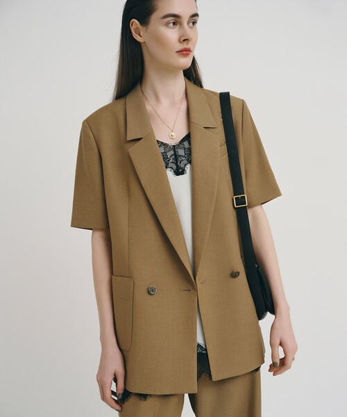 allureville(アルアバイル)の「ハーフスリーブジャケット(テーラードジャケット・レディース・キャメル/ベージュ・1/2)」の7枚目の写真