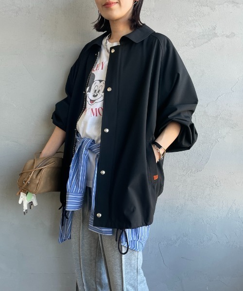 UNIVERSAL OVERALL（ユニバーサルオーバーオール）の「[UNIVERSAL OVERALL/ユニバーサルオーバーオール] 別注 コーチジャケット（その他アウター・レディース・ライトグレー/ブラック/グレイッシュベージュ・L/M）」の9枚目の写真