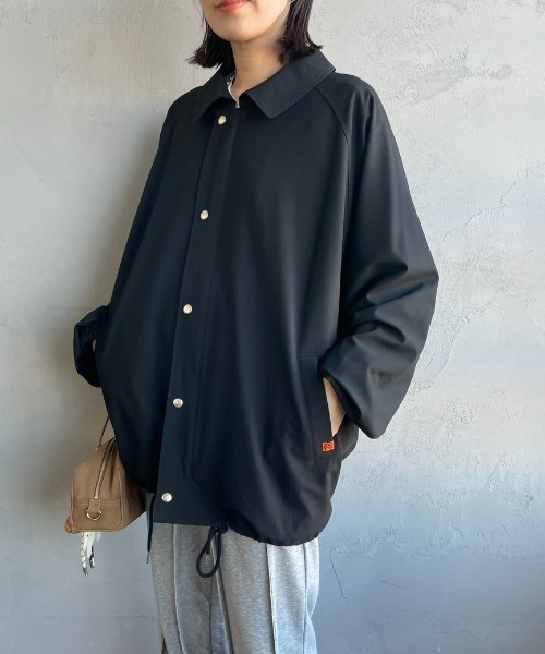 UNIVERSAL OVERALL（ユニバーサルオーバーオール）の「[UNIVERSAL OVERALL/ユニバーサルオーバーオール] 別注 コーチジャケット（その他アウター・レディース・ライトグレー/ブラック/グレイッシュベージュ・L/M）」の5枚目の写真