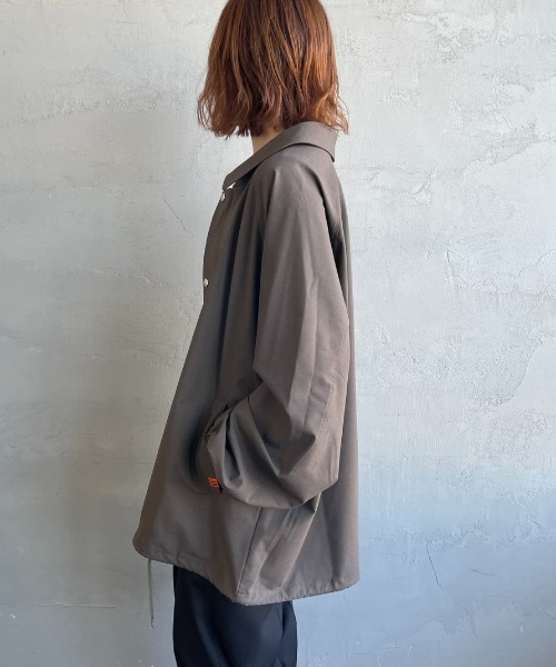 UNIVERSAL OVERALL（ユニバーサルオーバーオール）の「[UNIVERSAL OVERALL/ユニバーサルオーバーオール] 別注 コーチジャケット（その他アウター・レディース・ライトグレー/ブラック/グレイッシュベージュ・L/M）」の20枚目の写真