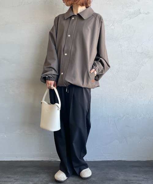 UNIVERSAL OVERALL（ユニバーサルオーバーオール）の「[UNIVERSAL OVERALL/ユニバーサルオーバーオール] 別注 コーチジャケット（その他アウター・レディース・ライトグレー/ブラック/グレイッシュベージュ・L/M）」の10枚目の写真