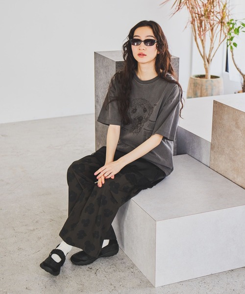 niko and...（ニコアンド）の「ドローイングBIGDOG Tシャツ（Tシャツ/カットソー・レディース・サックスブルー/チャコール/グレー/オフホワイト・LARGE/MEDIUM）」の14枚目の写真