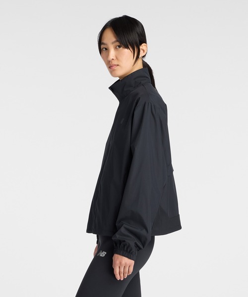 NEW BALANCE(ニューバランス)の「ファストデイズジャケット(ナイロンジャケット・レディース・ライトグレー/ブラック・X-LARGE/LARGE/MEDIUM/SMALL)」の3枚目の写真