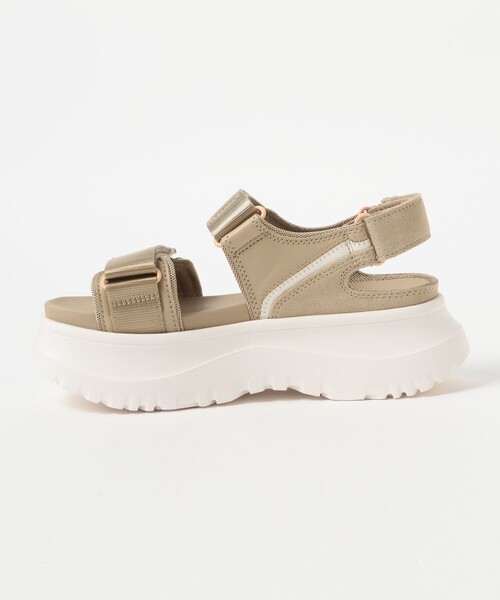 Ray BEAMS（レイビームス）の「【WEB限定】UGG(R) / AstroMetro Strap（サンダル・レディース・ベージュ・5/6/7/8）」の2枚目の写真
