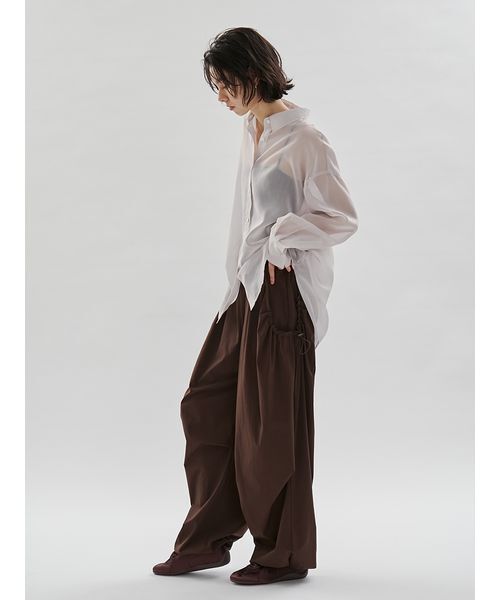 emmi（エミ）の「eco ボリュームパラシュートパンツ/撥水/UVカット/接触冷感（その他パンツ・レディース・ブラウン/オフホワイト/ブラック・1/0）」の16枚目の写真